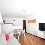 Corte Vezzola Trilocale Tommaso פואניאגו