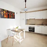 Corte Vezzola Trilocale Tommaso פואניאגו